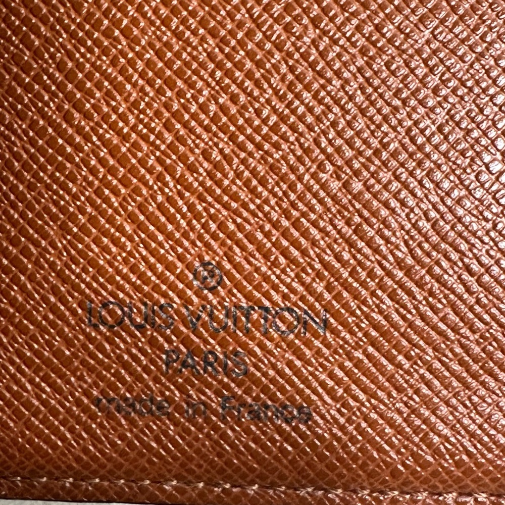 Louis Vuitton Wallet - Picture 11 of 11
